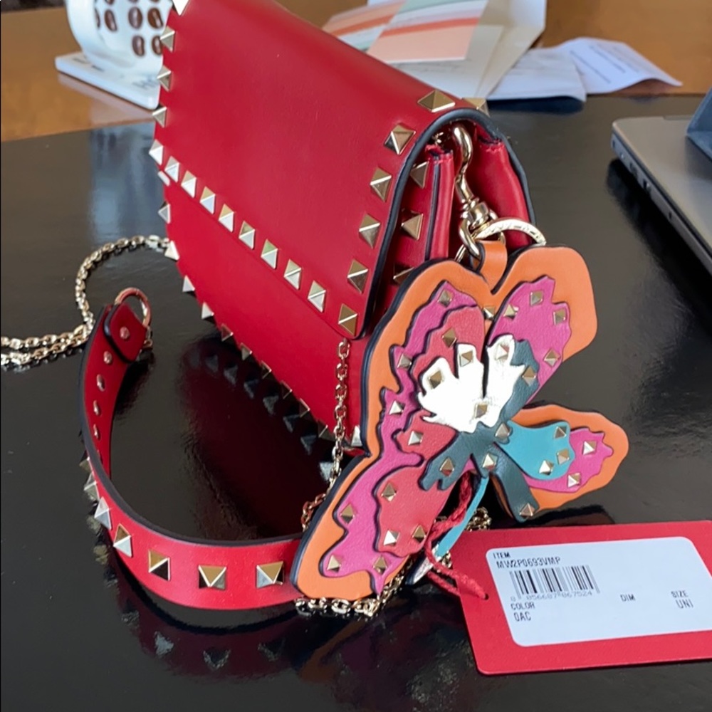 Valentino Rockstud Flower leather keychain charm - Picture 6 of 8